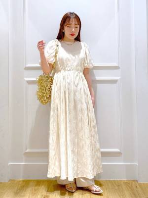 “オール白”が今季の気分♡ 上品可愛い【大人のガーリースタイル】