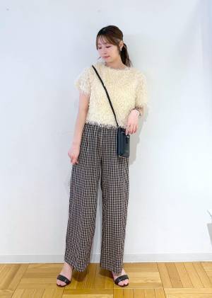 《ナイロン素材》が今っぽ♡ カジュアル可愛い【おすすめパンツ】って？