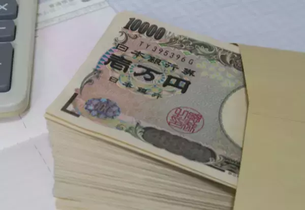 義母に『毎月30万円』の仕送りをする嫁「早く借金完済してください」義母「何のこと？」⇒直後、義母からの【信じられない返答】に…嫁「えっ…」