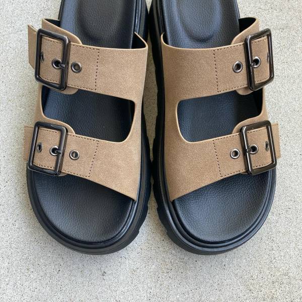 こんなの売ってたの！？【GU】すぐに買いに行きたい♡「高見えシューズ・サンダル」