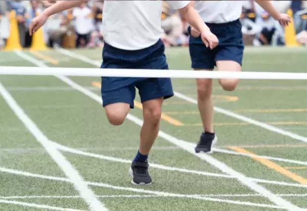 娘の運動会。借り物競争で『妻が優勝』…！？しかし、夫「お、おい…」⇒夫が顔面蒼白になったワケ