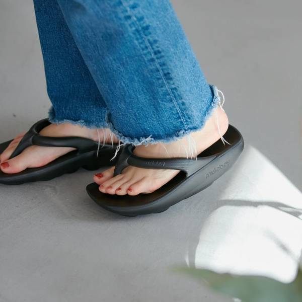 ＜今季の注目は？＞ 夏までに手に入れたい！【トレンドサンダル】