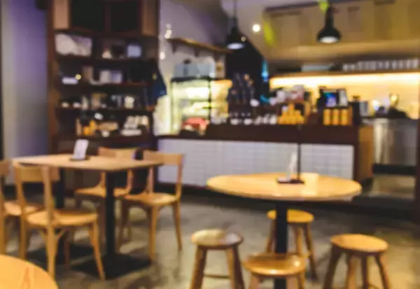 カフェで…店員「何名様ですか？」客「見れば分かるよな～」そしてこの後…⇒更なる客の【衝撃発言】に…店員「おい…」