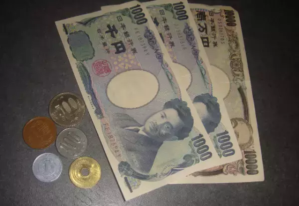 父の葬式で…母「世の中金なの！」娘に怒鳴る母。数日後…⇒母が連れてきた【初対面の人物】に大困惑！