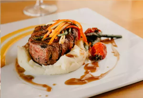 行きつけのレストランで…店主「お前らかよ…」客「え…？」続けて放たれた【店主の言葉】に驚愕！