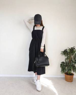 着回し力高くないッ！？【GU】どのトップスと合わせても可愛い♡「ジャンパードレス 」