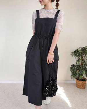 着回し力高くないッ！？【GU】どのトップスと合わせても可愛い♡「ジャンパードレス 」