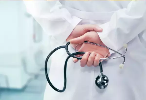 病院で…私「すぐ診てもらえませんか？」医者「あーすみませんね」この直後…⇒医者の【衝撃の行動】に…私「えっ！？」