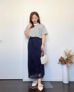 今すぐ真似させてーーッ！！今季は【Tシャツ × スカート】が楽おしゃれ♡