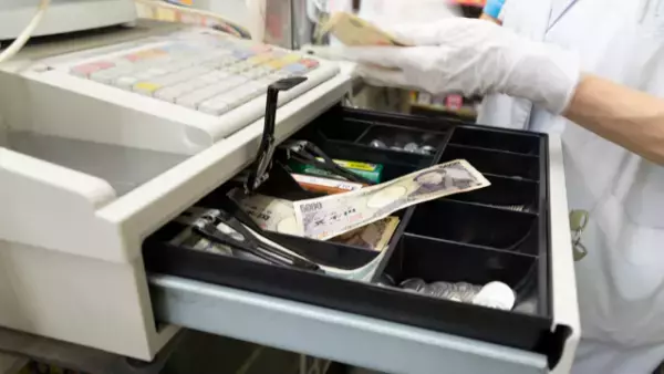 スーパーのレジで…「10万円マイナスです」店長「はぁ！？」次の瞬間⇒店長が放った【耳を疑う一言】に愕然！？