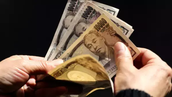 食事に誘ってくるママ友「1人2万円の予算で予約した」私「はあ？」断ると…⇒私の娘を巻き込んだ【ママ友の行動】に…私「ちょっと！」