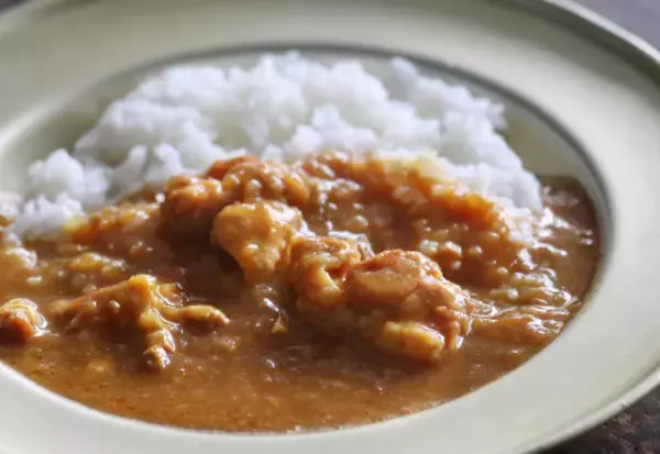 カレー屋で…”支払いせずに”席を立つ客！？すると直後⇒店員「3000円です」客「…は？」