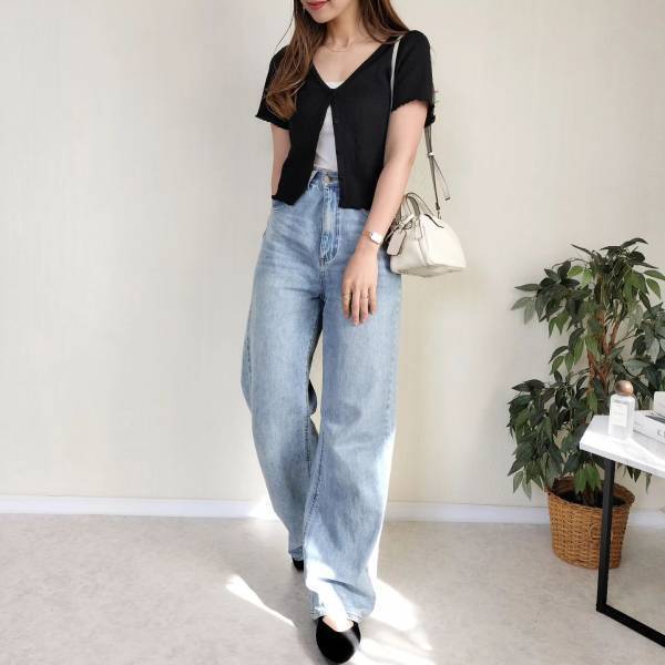 990円ってホント？！【GU】感動コスパ♡ 1枚あれば決まる「半袖トップス」