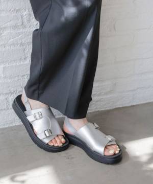 一足あれば最強かも♡【グローバルワーク】カジュアルもきれいめも◎「注目サンダル」