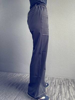 大人に似合うパンツ、発見！【Re:EDIT】ステッチ入りが可愛い♡「ストレートパンツ」