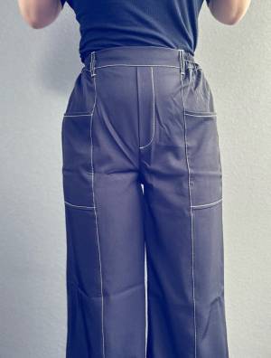 大人に似合うパンツ、発見！【Re:EDIT】ステッチ入りが可愛い♡「ストレートパンツ」