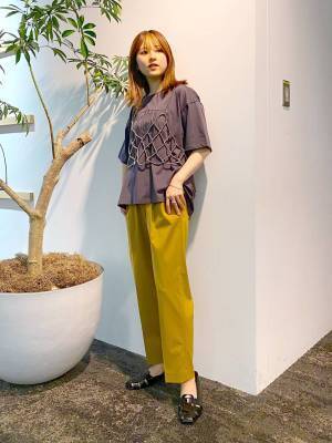 【おしゃれスタッフ】に学ぶ！ こなれ感が出る「大人カラーコーデ術」って？