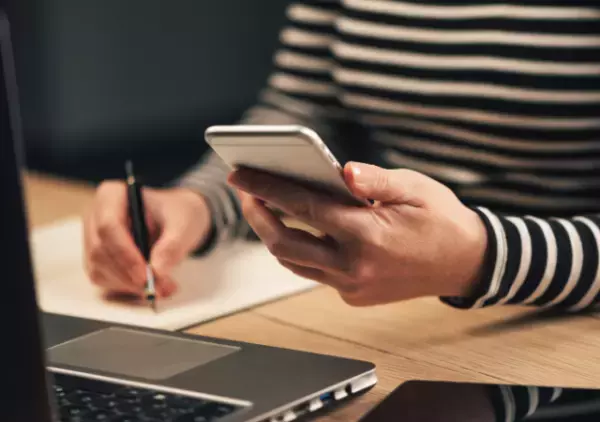 仕事中に…義妹「お菓子とジュース用意しといて！」子どもの世話を押しつけ！？次の瞬間…→義父から“衝撃の連絡”が届く…！