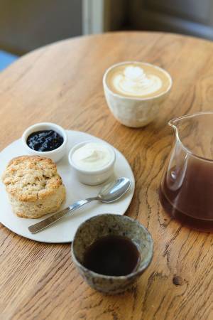 カフェとともにパリを知る-フクロウのロゴが目印。　Télescope Café編