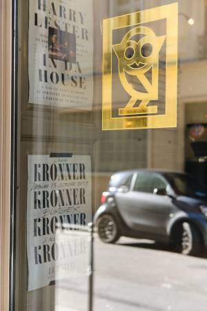 カフェとともにパリを知る-フクロウのロゴが目印。　Télescope Café編