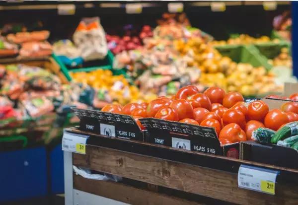スーパーで…客「なんでないの！？」店員「えっと…」次の瞬間⇒続けた【店員の主張】に、客は大激怒！？