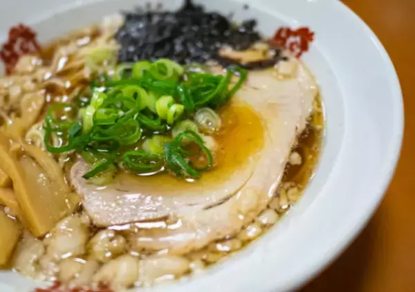 ラーメン屋で…行列に割り込んだ客「並ぶとか頭わる（笑）」注意するも…逆ギレ！？⇒その後…店主がとった【まさかの対応】に…「え？」