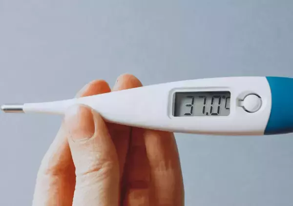 彼氏「今日、熱出ちゃって…」彼女「えっ？」違和感を抱き、行動した結果⇒彼女「私、今どこにいると思う？」