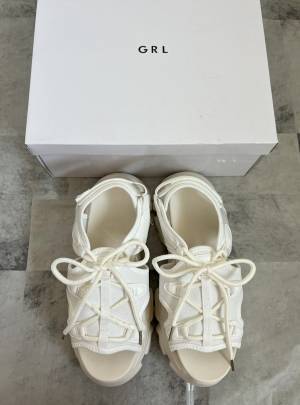 えっ¥2500以下なの？！【GRL】大人にもオススメしたい「高見え厚底サンダル」