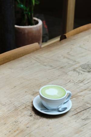 カフェとともにパリを知る-朝から夜まで味わえる　Café Singuliers編