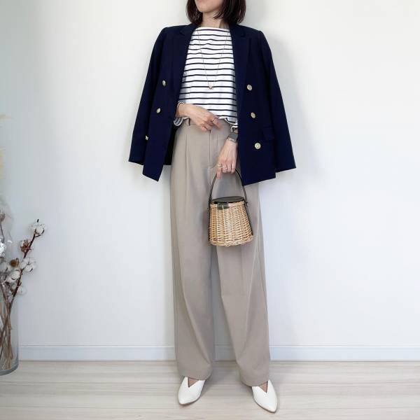 《すぐに真似したい！》【ユニクロ】のアイテムを使った「大人カジュアル コーデ」とは？