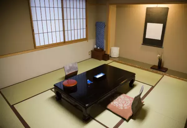 温泉旅館で…友人が消えた！？私「宿泊費は払ってくれるよね？」次の瞬間⇒友人が放った【まさかの発言】に…私「…何言ってるの？」