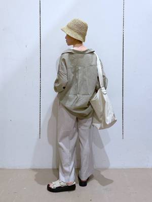 スッキリ見えも期待！【グローバルワーク】大人カジュアルな「カーキアイテム」に注目♡