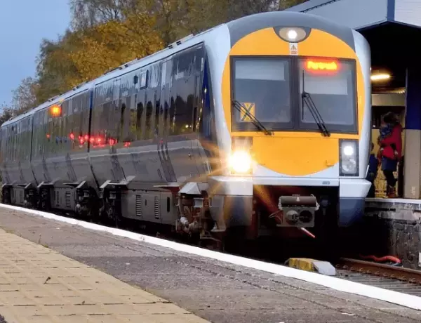 空席がある電車で…男性「その席、早くどきな！」私「え？」→しかし直後…他の乗客の『一言』で男性が動揺する！？