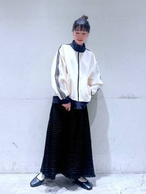 春夏コーデに加えたい！ 今季大注目の【ジャージ素材アイテム】が可愛い♡