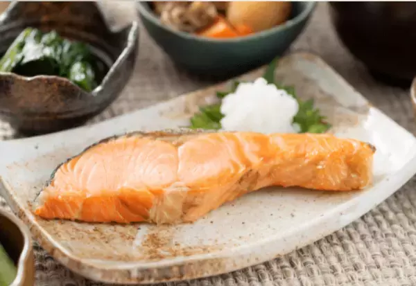 定食屋で…店員「お待たせしました～」客「…おい」”魚焼き定食”を提供した直後…⇒客の【突然の言動】に…店員「はあ？」