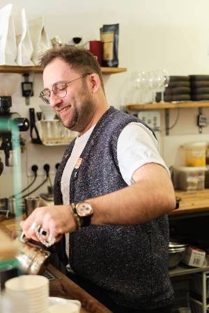 カフェとともにパリを知る-アートを楽しむカフェ　Fringe Coffee Paris編