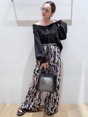 “デコルテ美人”が狙える♡ 今季マストで買いたい！【オフショルトップス】