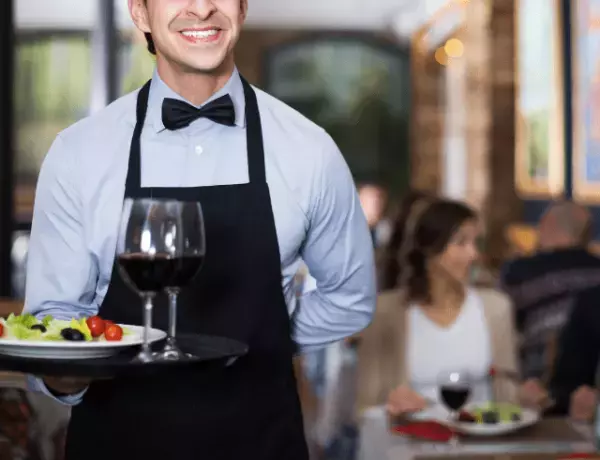 高級レストランで…客「個室を予約した者です」店員「すでに別の方がいます…」⇒直後、店員が放った【まさかのコト】に驚愕…！