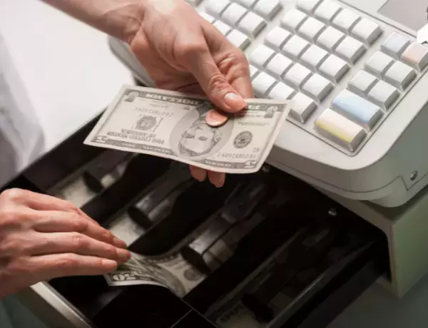 「レジ金が10万円マイナスです…」スーパーの店長「はぁ！？」⇒直後店長の【驚きの対応】に愕然！？