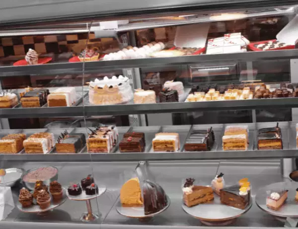 ケーキ屋で商品を受け取り…店員「1500円です」客「2000円で…」→その後、店員の行動に客「！？」