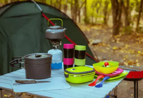 キャンプ場で…『10万円以上の道具』が消失！？スタッフ「お客様…」この直後⇒スタッフが【放ったコト】に…客「そんな…」