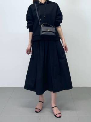 ＜雨の日もオシャレしたい！＞ きれい見えする【撥水加工アイテム】って？