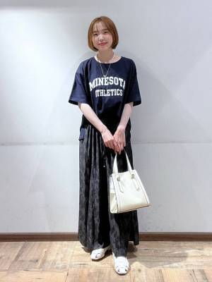 《大人はどう着こなす？》【グローバルワーク】この夏真似したい！「ロゴTコーデ」