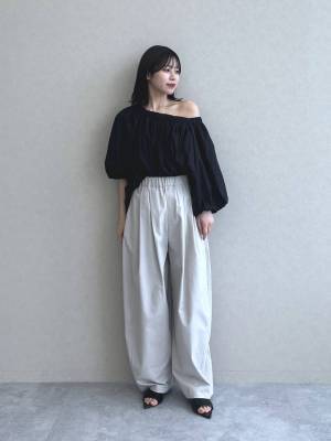 《夏のマストアイテム！》ヘルシーな肌見せなら【オフショルトップス】が正解♡