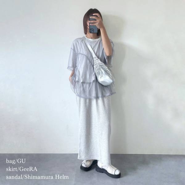 売り切れる前に急げーッ！！【GU】くしゅくしゅ感が可愛い♡「シルバーバッグ」って？