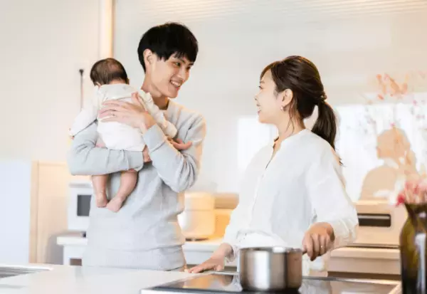 夫「ただいま～！」妻「なにしに来たの？」妻の育児中に会社に”連日泊まった”夫…⇒直後、妻が【強烈な一言】を放つ