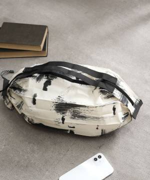 シーズンレスで活躍！ ワンポイントにしたい【プリーツバッグ】♡