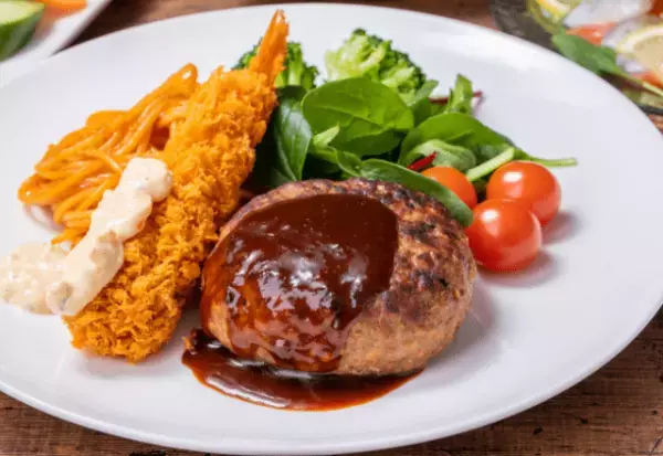 ハンバーグ屋で…友人「このハンバーグいらない。返品で！」私「えぇ！？」⇒次の瞬間、友人が返品した【驚愕の理由】に唖然…