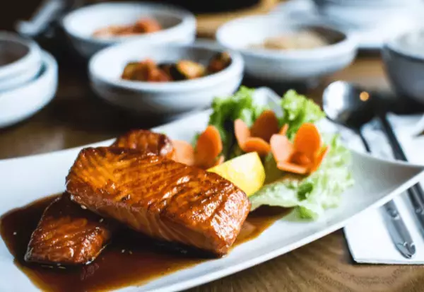 店員「2万7千円になります」彼女「高っ！」レストランでの会計に驚いてると…⇒彼氏から【耳を疑う言葉】が聞こえてくる…！？