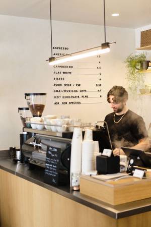 カフェとともにパリを知る-地域とともに歩むカフェ　Mardi編